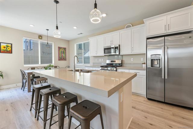 2065 Carol Lee Ln, Escondido CA: https://media.crmls.org/mediaz/a2f0114c-36d4-413e-9d16-2a85d203bcc7.jpg