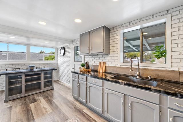 148 Mason Street, Santa Cruz CA: https://media.crmls.org/mediaz/a2f0580f-5733-46ba-aae3-5bdc3e66045d.jpg