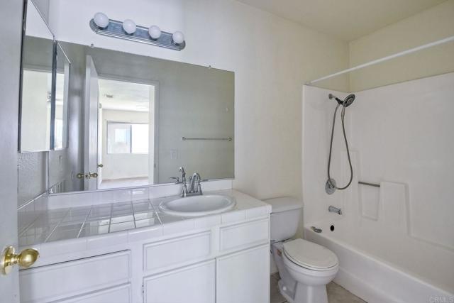 Detail Gallery Image 19 of 25 For 4218 Fiesta Way #3,  Oceanside,  CA 92057 - 2 Beds | 2 Baths