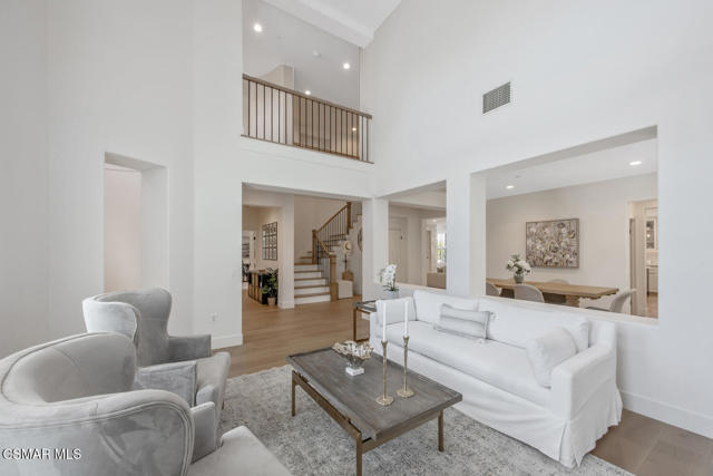 1615 Vista Oaks Way, Westlake Village CA: https://media.crmls.org/mediaz/a2f09740-bac4-4c89-b850-6375f969a7f8.jpg