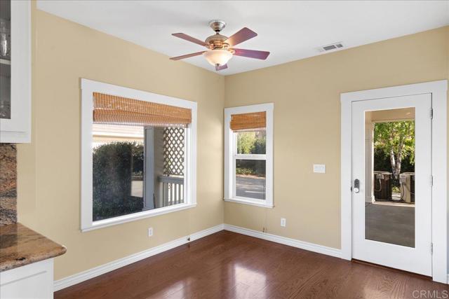 38161 Butterfly Court, Yucaipa CA: https://media.crmls.org/mediaz/a2f0a74b-d6c5-483f-b0b7-790c87980313.jpg