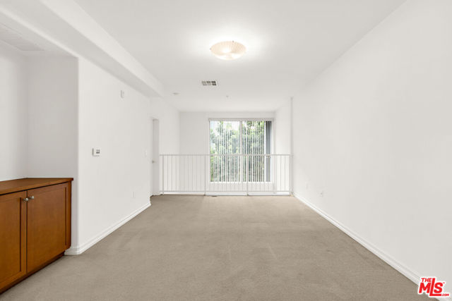 629 Traction Avenue, Los Angeles CA: https://media.crmls.org/mediaz/a2f14b8e-e7b6-4c6d-8a1b-eeb2afea769b.jpg