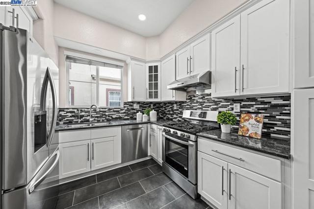 43 Rain Walk, Milpitas CA: https://media.crmls.org/mediaz/a2f14db9-3a5a-4613-86d2-1f5dde127679.jpg