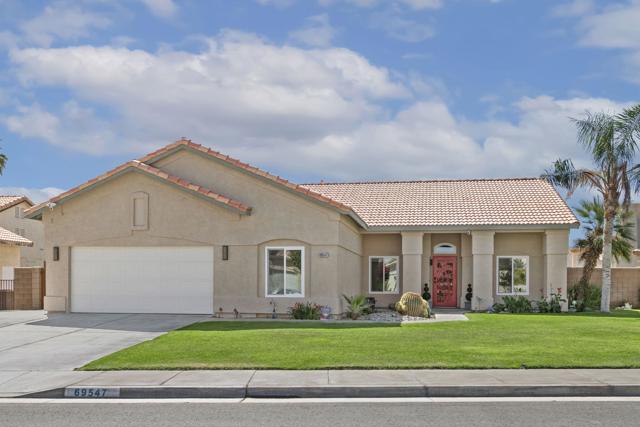 69547 Northhampton Avenue, Cathedral City CA: https://media.crmls.org/mediaz/a2f1702f-b407-4c3e-98e8-7a6a40ff86aa.jpg