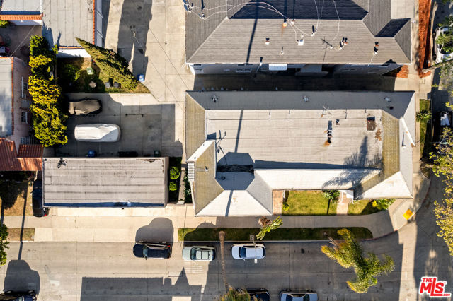 4196 5th Avenue, Los Angeles CA: https://media.crmls.org/mediaz/a2f1c279-1dfb-47ef-a90b-9609c6b5da3e.jpg