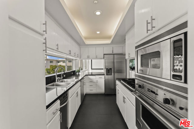 1932 Selby Avenue, Los Angeles CA: https://media.crmls.org/mediaz/a2f20ab8-c31d-421a-a508-b0c8f43dc322.jpg