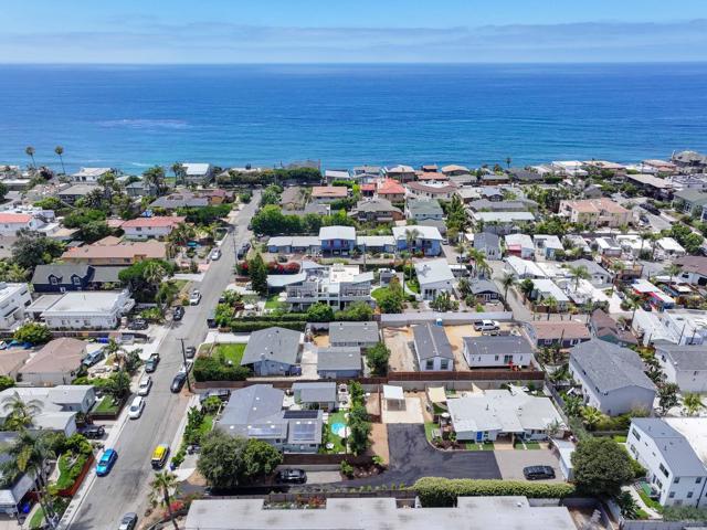 132 134 Phoebe St, Encinitas CA: https://media.crmls.org/mediaz/a2f23a60-a4da-4290-a47c-df5087958457.jpg