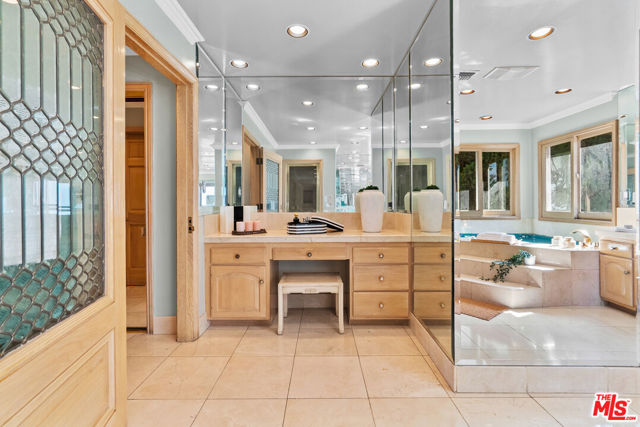 2103 N Hobart Boulevard, Los Angeles CA: https://media.crmls.org/mediaz/a2f261f5-402a-45c4-9fbb-cca395c49f6f.jpg