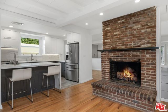 5346 Natick Avenue, Sherman Oaks CA: https://media.crmls.org/mediaz/a2f516d6-af47-4e4c-a29e-9443d656c383.jpg