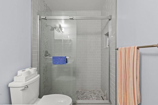 160 Troon Way, Half Moon Bay CA: https://media.crmls.org/mediaz/a2f57d45-e6f2-4ef1-9f81-274fbc2aa1d9.jpg