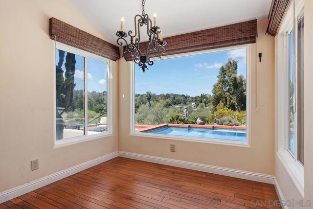 528 Flores de Oro, Rancho Santa Fe CA: https://media.crmls.org/mediaz/a2f64531-9f2d-4164-b825-1d3f11a61492.jpg