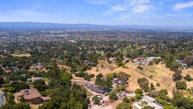 15946 Camino Vista Way, San Jose CA: https://media.crmls.org/mediaz/a2f72e08-842b-4040-82d7-75da9e0d0a18.jpg