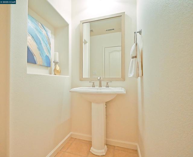 1416 Allanmere Dr, San Ramon CA: https://media.crmls.org/mediaz/a2f76ce0-201c-4be6-aff1-397e5317128d.jpg