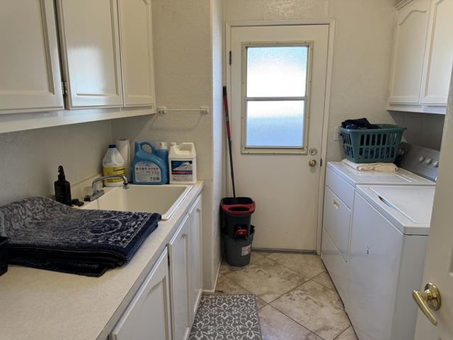 35610 Mexico Way, Thousand Palms CA: https://media.crmls.org/mediaz/a2f76cf0-514a-460e-9c6d-7a10a410b2c3.jpg