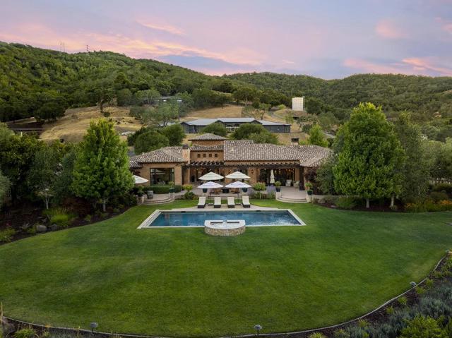 12240 Heritage Way, Gilroy CA: https://media.crmls.org/mediaz/a2f7ee6d-fbf2-4f9a-b7ea-4616fca41dbd.jpg