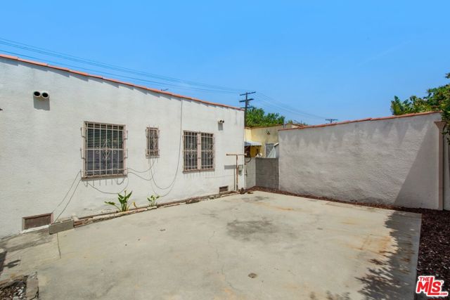 1558 Ellsmere Avenue, Los Angeles CA: https://media.crmls.org/mediaz/a2f82503-63c5-4bcd-8827-bcf0ec809ac7.jpg