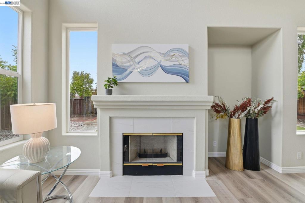 https://media.crmls.org/mediaz/a2f86105-1c35-4712-a4e2-097cf76fa6a0.jpg?preset=X-Large