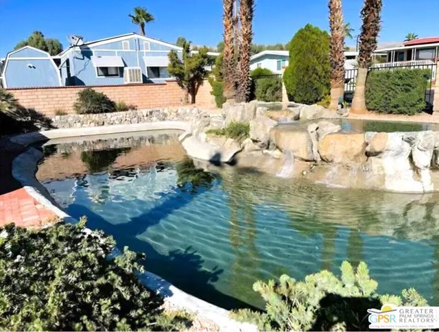 17640 Corkill Road, Desert Hot Springs CA: https://media.crmls.org/mediaz/a2f88076-ec81-4555-aba3-2657c585e1ac.jpg