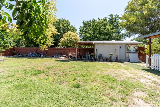 1005 W 8th Street, Merced CA: https://media.crmls.org/mediaz/a2f88d46-97d6-4f1d-895e-5dad38acc5f8.jpg