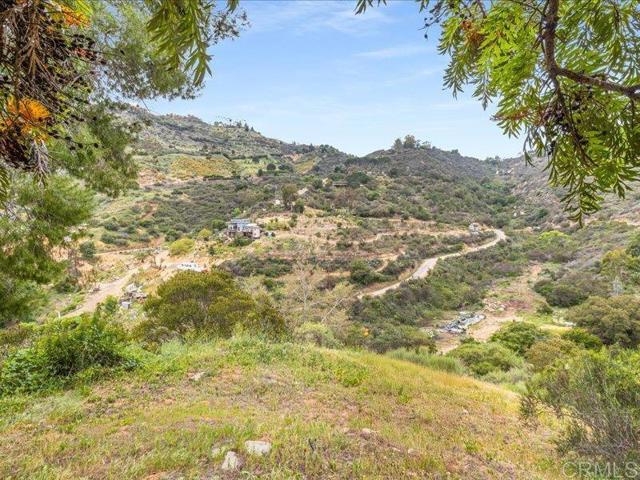 10071 Gomez Creek Road, Fallbrook CA: https://media.crmls.org/mediaz/a2f8cb61-82ce-42d2-ba90-d1185d990c87.jpg