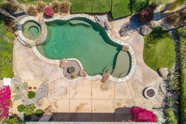 51686 Via Sorrento, La Quinta CA: https://media.crmls.org/mediaz/a2f94c69-6fcf-4b1c-9e96-bf48a3541a7e.jpg