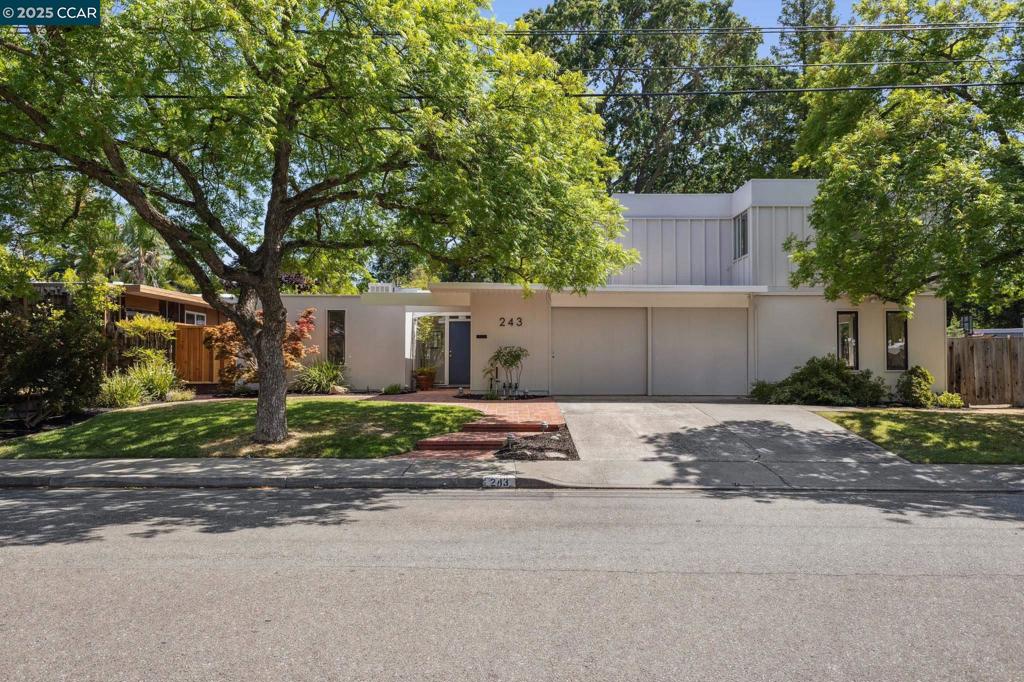 243 Santa Fe Dr