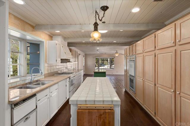 Image 24 of 54 For 748 Old Oak Ridge