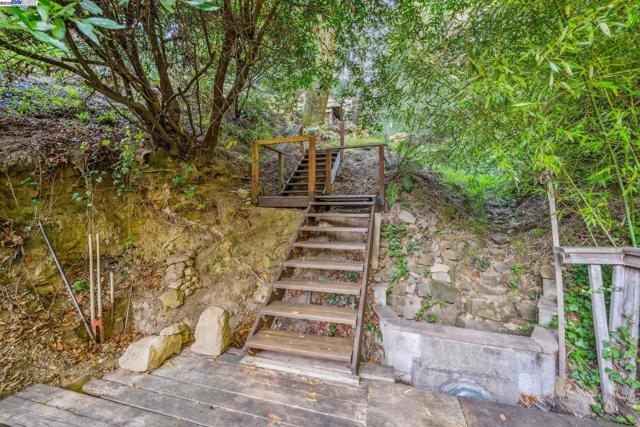 7171 HOMEWOOD DRIVE, Oakland CA: https://media.crmls.org/mediaz/a2fbb6b5-9dbf-4204-a0a6-7ce88187669b.jpg