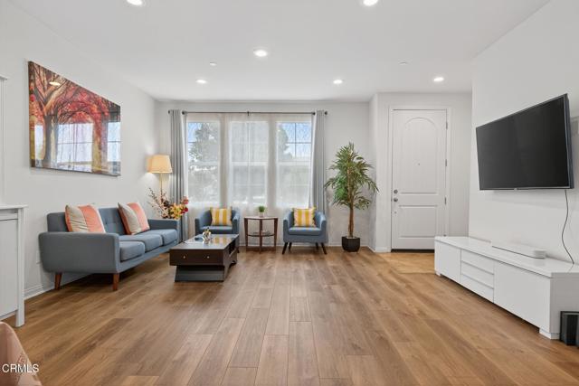 127 Klamath Street, Ventura CA: https://media.crmls.org/mediaz/a2fc1868-c54b-4c16-833d-1e427bcee519.jpg