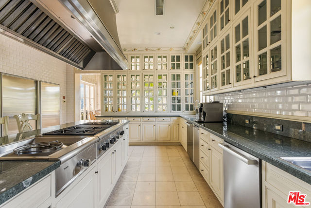 761 Bel Air Road, Los Angeles CA: https://media.crmls.org/mediaz/a2fc7622-6bd9-4c88-8d74-08069c684e09.jpg