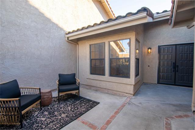 15662 Via Calanova, San Diego CA: https://media.crmls.org/mediaz/a2fcb81c-df6e-43bd-8bdc-8fab44daa245.jpg