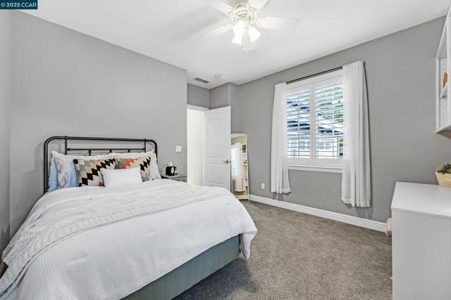 10 Woodside Dr, Danville CA: https://media.crmls.org/mediaz/a2fd4ea4-9141-48cb-905f-dd489b4b89f2.jpg