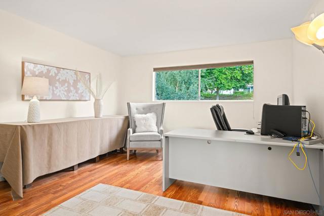 14105 Durhullen Dr, Poway CA: https://media.crmls.org/mediaz/a2fd6e8d-148f-4805-830a-985d1eab8644.jpg