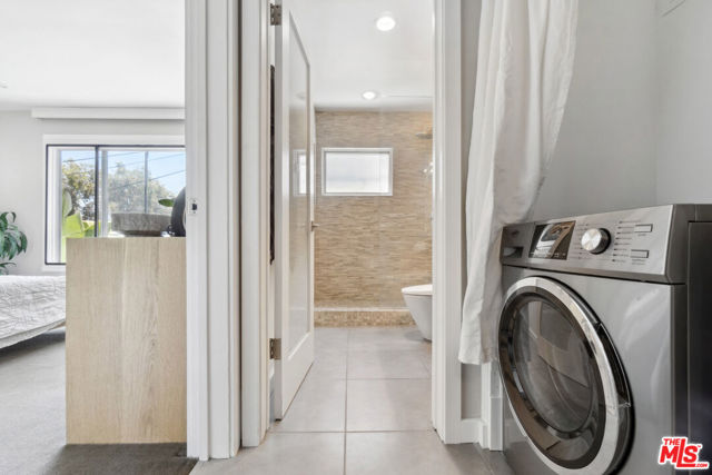 1145 Larrabee Street, West Hollywood CA: https://media.crmls.org/mediaz/a2fe3c7e-75ab-42ca-8bc9-aaaa617112ff.jpg