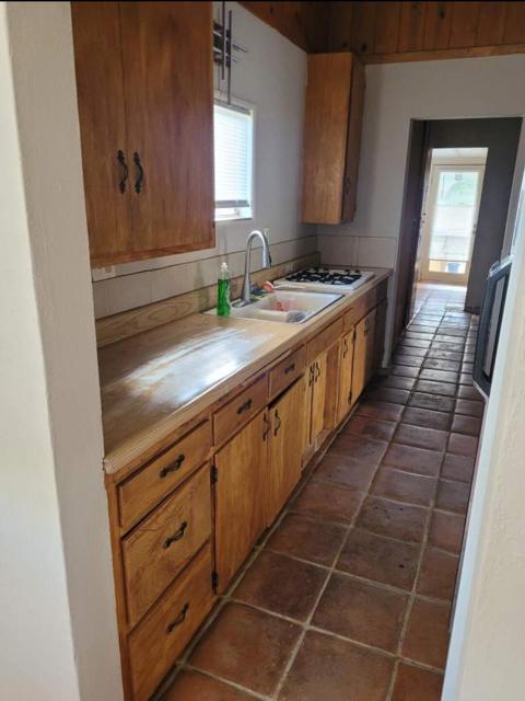 11022 West Drive, Morongo Valley CA: https://media.crmls.org/mediaz/a2fe74ef-7fbf-4f31-b926-808f473b65e0.jpg