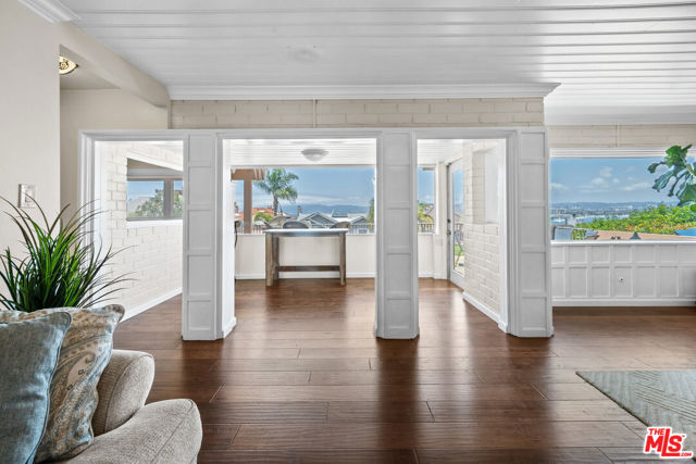 229 Rees Street, Playa del Rey CA: https://media.crmls.org/mediaz/a2fed19c-ccee-4643-afd3-4ad0bc3a0334.jpg