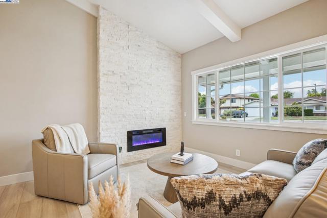 5169 Lillian Ct, Livermore CA: https://media.crmls.org/mediaz/a2ff25a4-0a42-4a27-b97e-31cbf6b40281.jpg