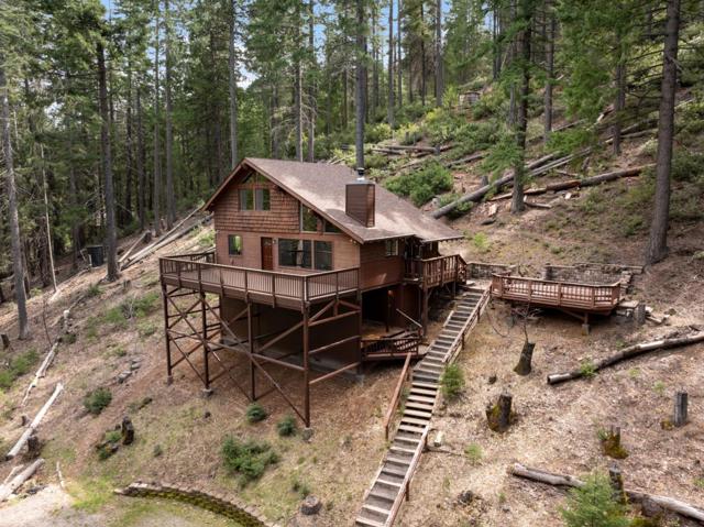 2120 Pack Trail, Mount Shasta CA: https://media.crmls.org/mediaz/a2ff919d-2fb2-4361-9c67-feec1a7c2f73.jpg