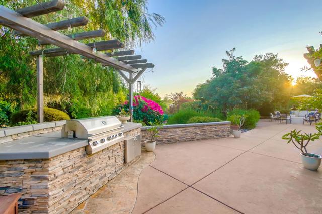 1495 Meredith Road, Fallbrook CA: https://media.crmls.org/mediaz/a2ffa2f3-d630-4fa3-a402-5d1f6a670aa5.jpg
