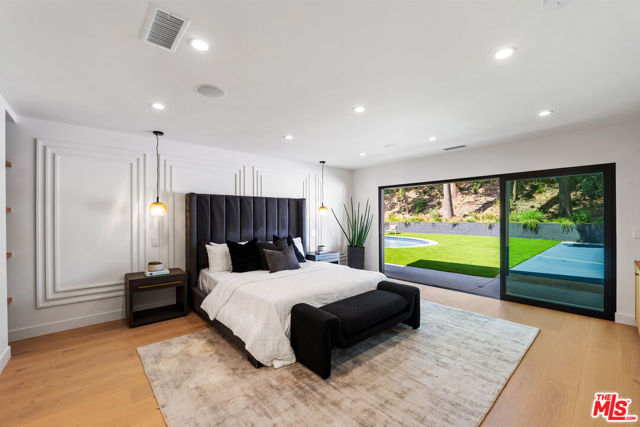 20215 Lorenzana Drive, Woodland Hills CA: https://media.crmls.org/mediaz/a30063b1-a059-4c7c-b24d-398d7562d031.jpg