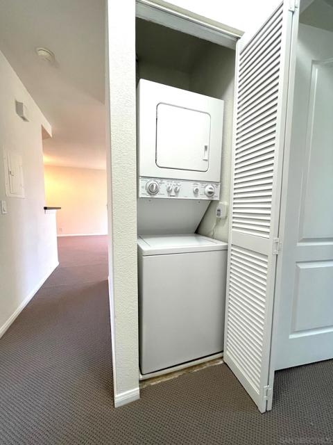 12560 Carmel Creek Rd, San Diego CA: https://media.crmls.org/mediaz/a30076ca-705f-43aa-997e-babb6a8fa4f8.jpg
