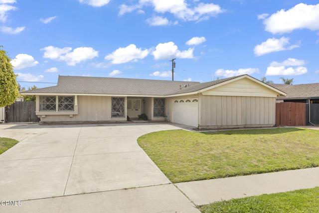 1138 Lantana Street, Camarillo CA: https://media.crmls.org/mediaz/a3008068-dbbb-44ea-98a3-99b3d8e121b1.jpg