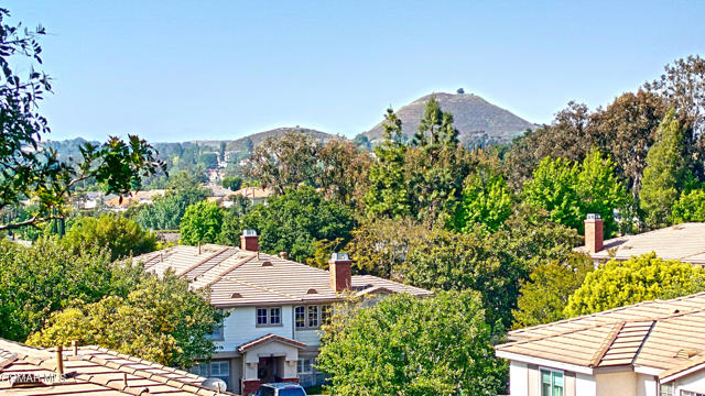 722 Blue Oak Avenue, Newbury Park CA: https://media.crmls.org/mediaz/a3008769-127a-4508-bdf7-f7ad80b44575.jpg