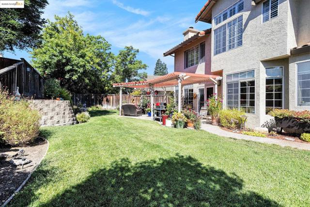 4704 Crestone Needle Way, Antioch CA: https://media.crmls.org/mediaz/a3011d36-5702-4208-a628-4babd685b5fc.jpg