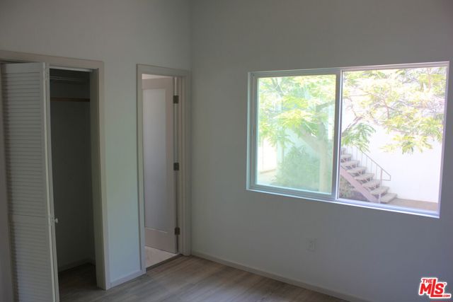 1917 Colonia Place, Camarillo CA: https://media.crmls.org/mediaz/a3020924-725e-4b19-8b68-8c6028dad53c.jpg