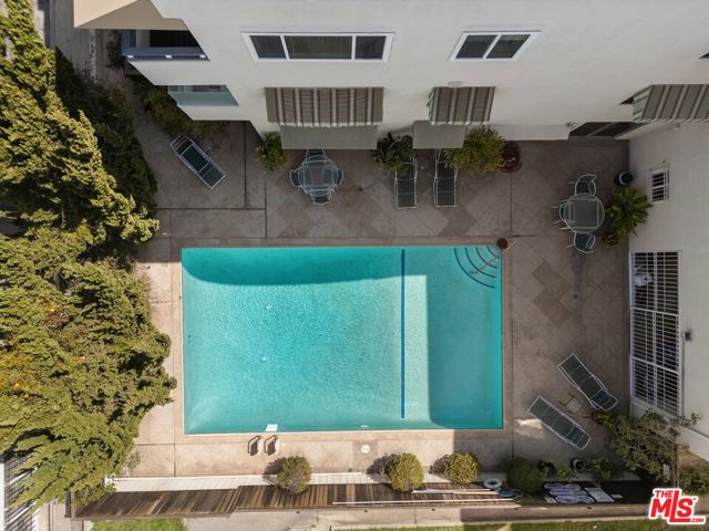 7949 Selma Avenue, Los Angeles CA: https://media.crmls.org/mediaz/a302291b-7502-4336-849c-a5677c0e5703.jpg