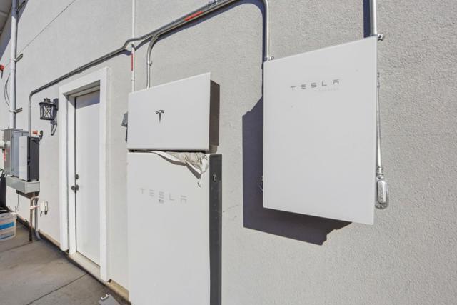 43141 Continental Drive, Fremont CA: https://media.crmls.org/mediaz/a30265d6-6e4c-4ecb-9bf2-67370ea97cb1.jpg