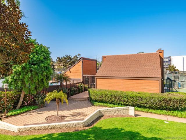 2298 Caminito Pajarito, San Diego CA: https://media.crmls.org/mediaz/a30373c4-0c9e-4783-acb8-55f9e5c08e8e.jpg