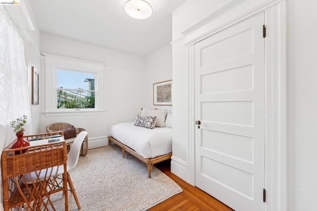 Image 26 of 60 For 2035 Francisco St