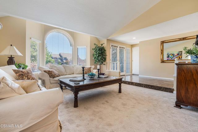 2753 Deerwood Avenue, Simi Valley CA: https://media.crmls.org/mediaz/a3046d2a-5ef8-4e95-b22d-f2742175add5.jpg